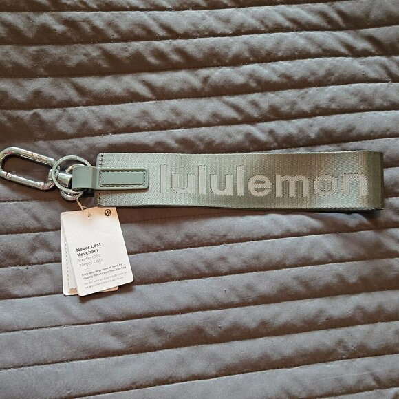NWT Never Lost Keychain - Grey Sage/White Opal - Picture 2 of 3
